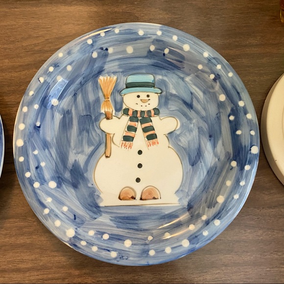 Tabletops Unlimited Set of 2 Winter Snow Couple & Let It Snow Plates 10.5” - Picture 3 of 5